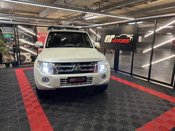 MITSUBISHI PAJERO FULL 3.8 HPE 4X4 V6 24V GASOLINA 4P AUTOMÁTICO MITSUBISHI PAJERO FULL 3.8 HPE 4X4 V6 24V GASOLINA 4P AUTOMÁTICO